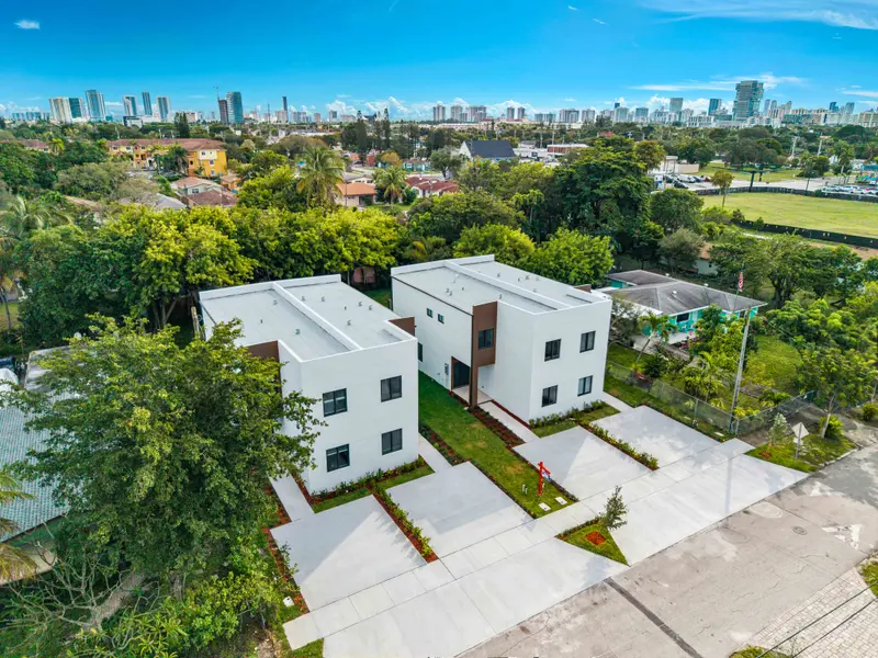Exclusive Residences in Hallandale Beach
